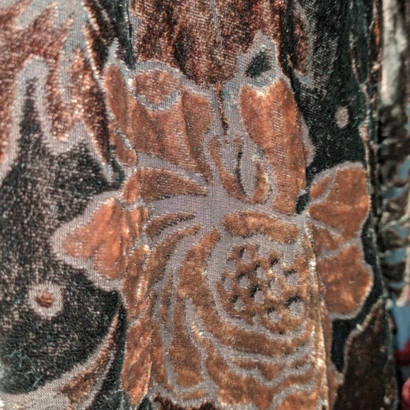 Chico's Red Blouse Silk & Velvet Mix Print Long sleeve Burn-out Size 2 - Picture 5 of 9